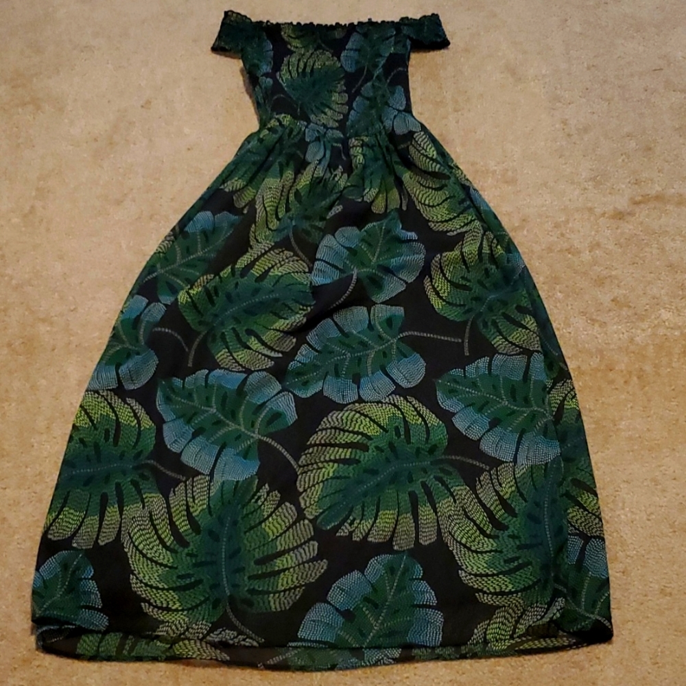 Childrens Place Adult Size Tropical Black Leaf Dress Small